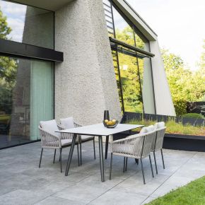Stern Marla 4x Stapelsessel Alu anthrazit Kissen graubraun mit Interno Tisch 180x100cm Dekor Zement hell