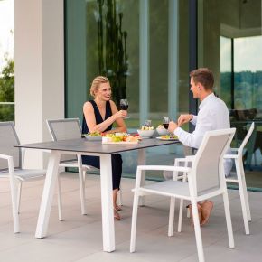 Stern Komplett-Set KARI mit Gartentisch INTERNO 180x100 cm Aluminium weiß und 4x Stapelsessel