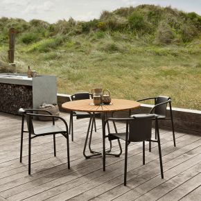 Houe Gartensitzgarnituren Set 4x NAMI Gartenstuhl Black mit CIRCLE Gartentisch aus Bambus Ø110